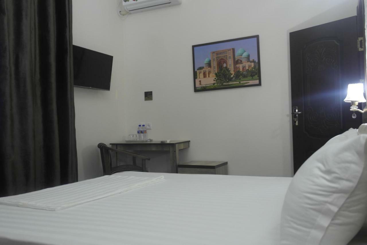 Orient Star Hotel Tasjkent Buitenkant foto